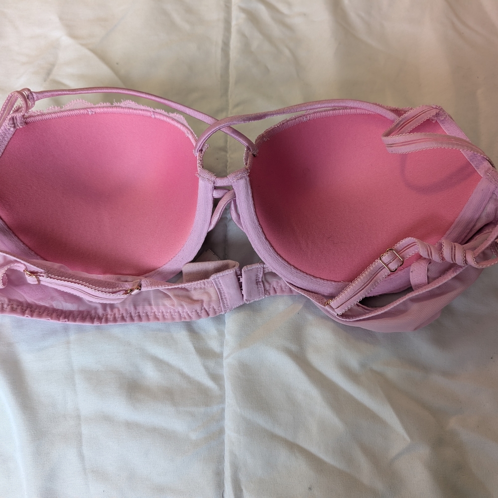 PINK Victoria's Secret Light Pink Lace Bra - Picture 2 of 4